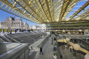 Picture of the main entrance in Paris at Le Forum des Halles shopping centre